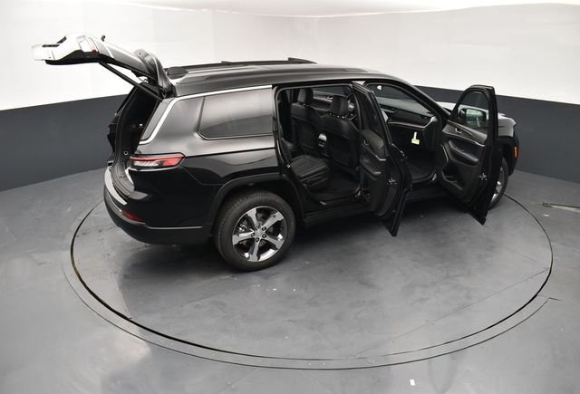 New 2026 Diamond Black Crystal Pearl-Coat Exterior Paint Jeep Limited image 30