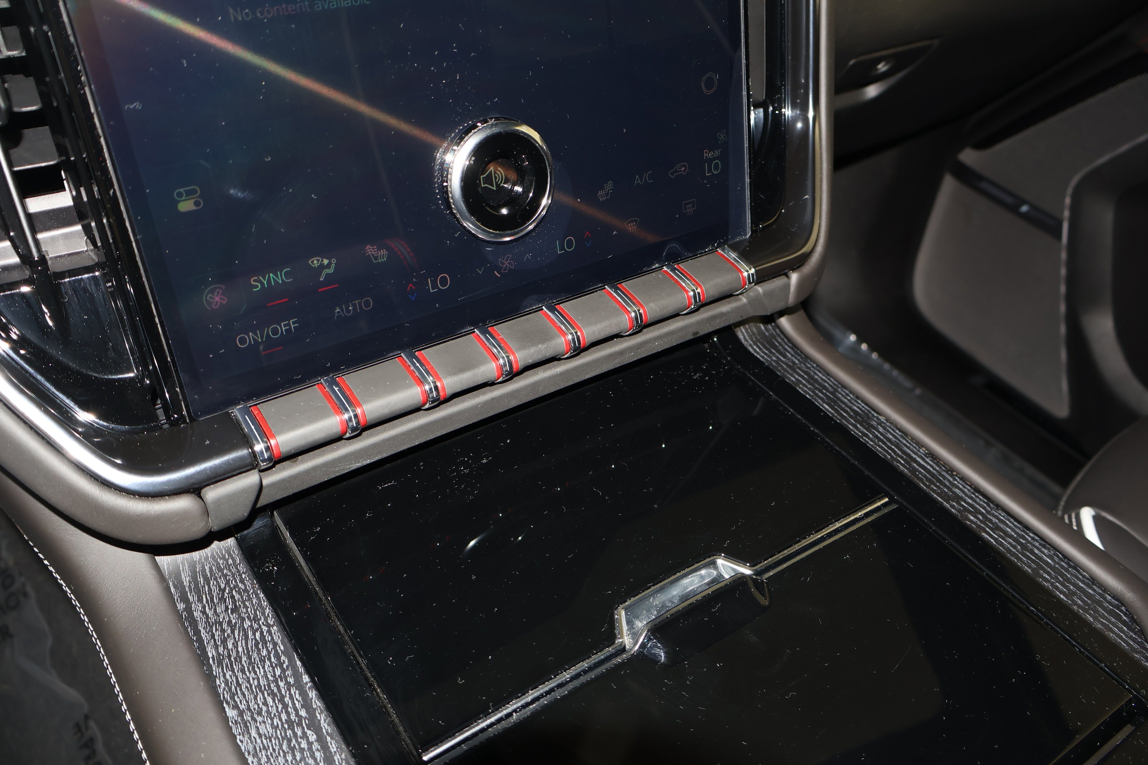 2025 GMC Yukon AT4 Ultimate - Photo 31