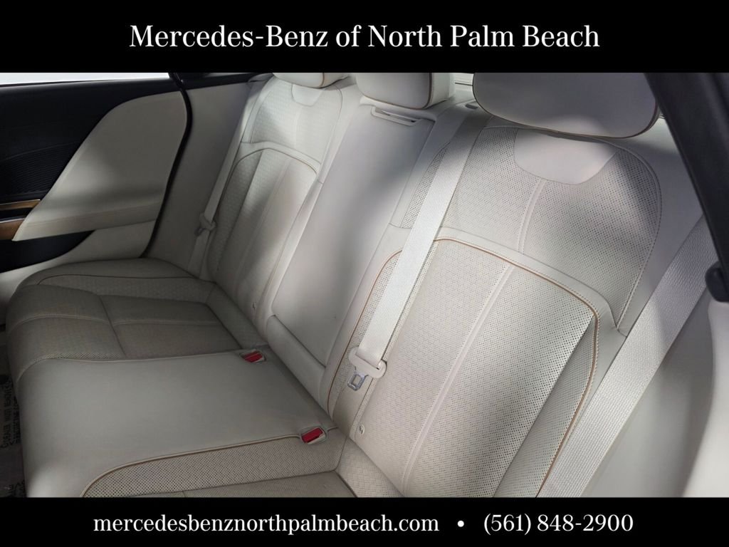 Used 2023 White Lucid Grand Touring image 16