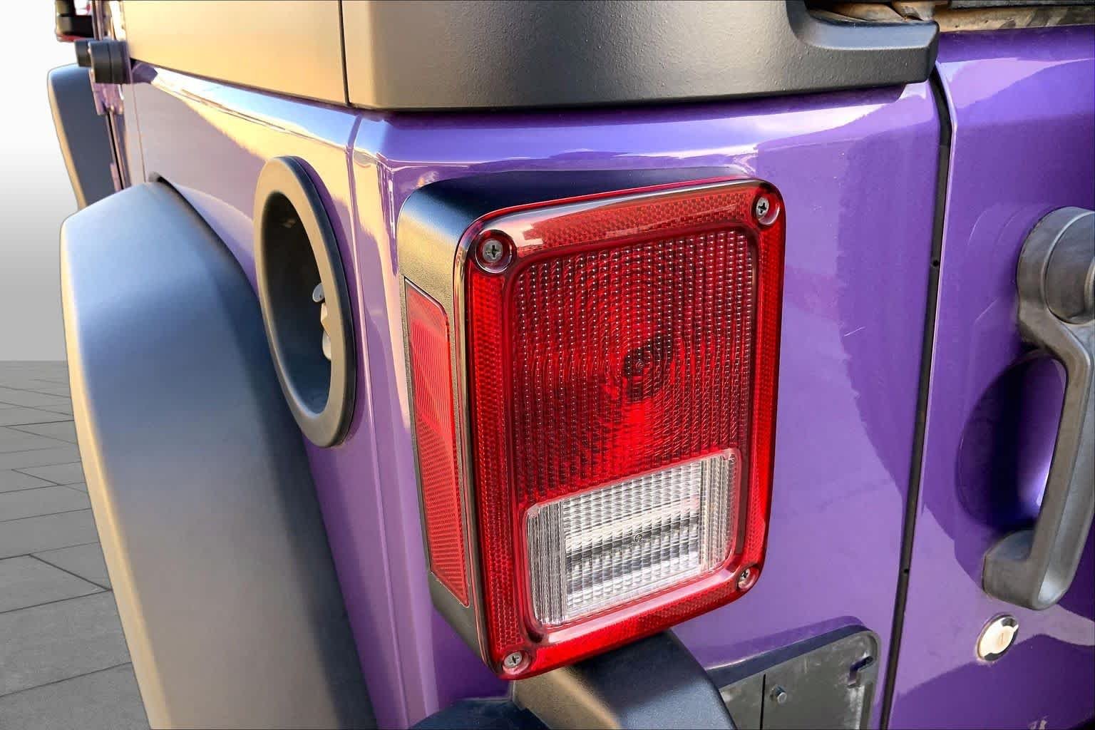 Used 2018 Xtreme Purple Pearlcoat Jeep Sport S image 28