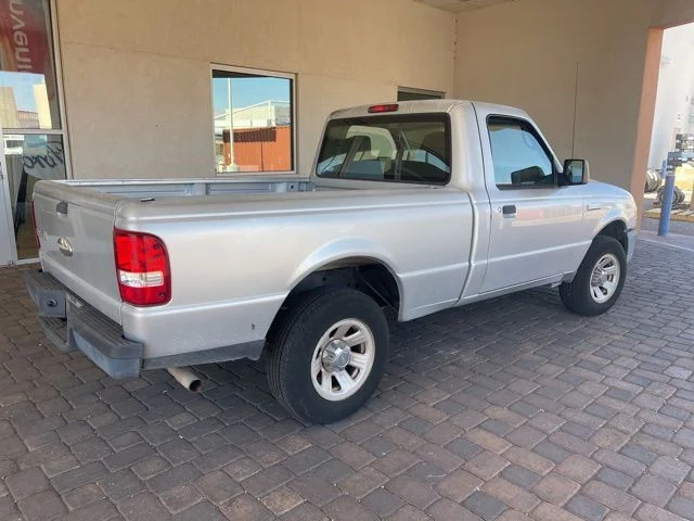 Used 2008 Silver Clearcoat Metallic Ford XL image 3