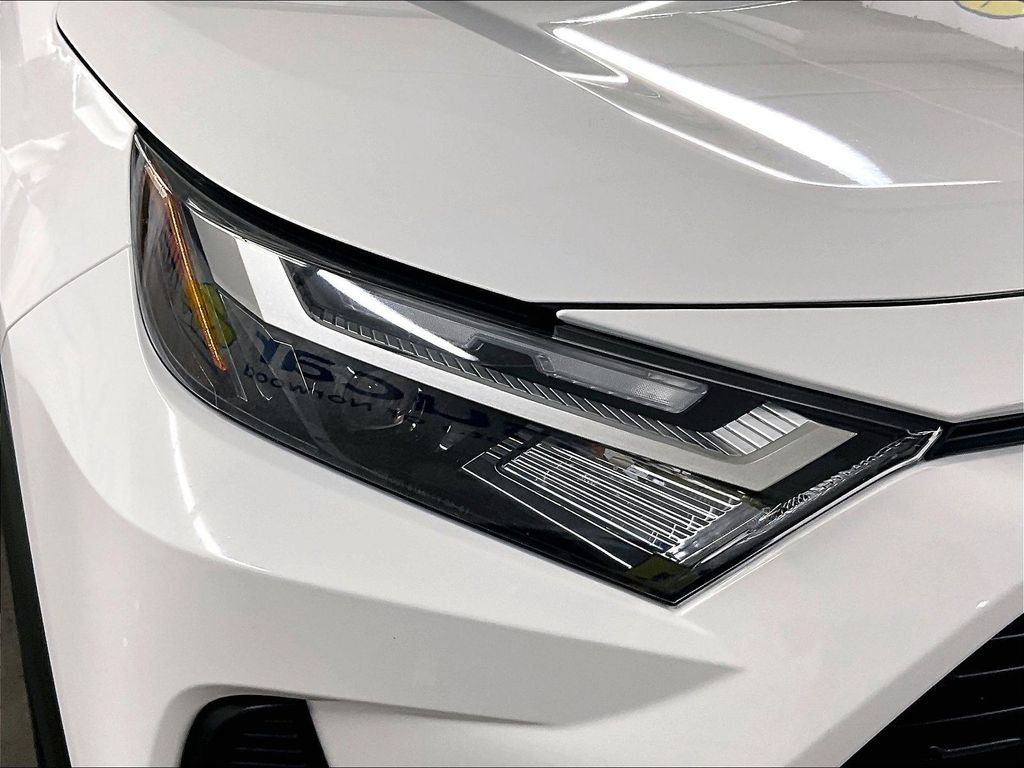 Used 2024 White Toyota XLE image 31