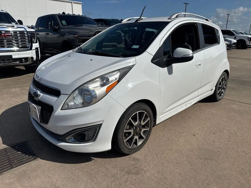 Used 2014 White Chevrolet 2LT image 4