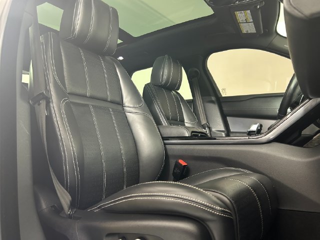 Used 2021 Silver Land Rover R-Dynamic HSE image 24