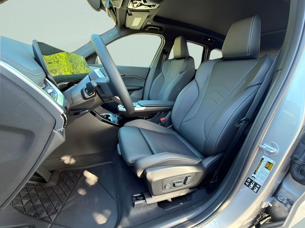 New 2026 Space Silver Metallic BMW xDrive28i image 10