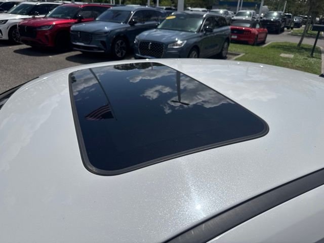 Certified Used 2025 White Hyundai SEL Convenience image 19