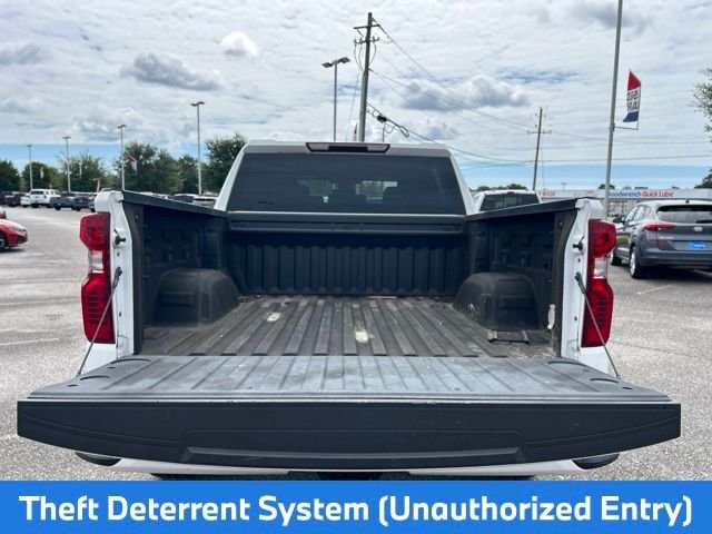 Used 2022 White Chevrolet Custom image 27