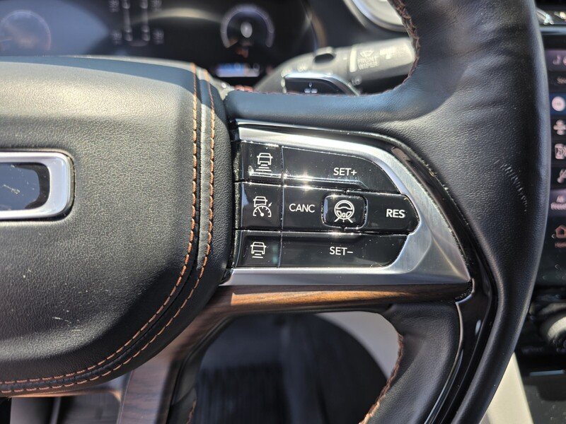 Used 2021 Diamond Black Crystal Pearlcoa JEEP SUMMIT 4X4 image 29