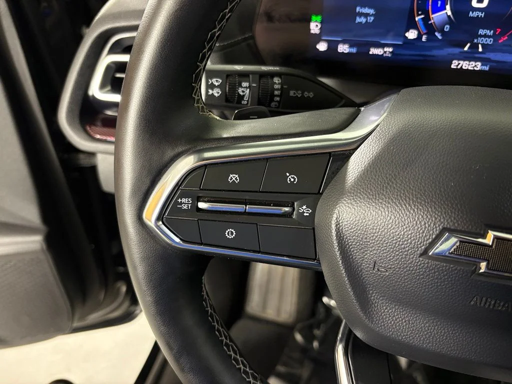 Used 2025 Black Chevrolet Z71 image 20