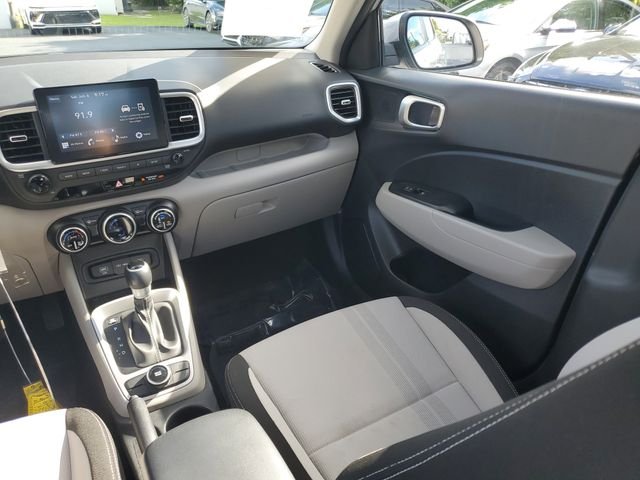 2023 Hyundai Venue SEL - Photo 24