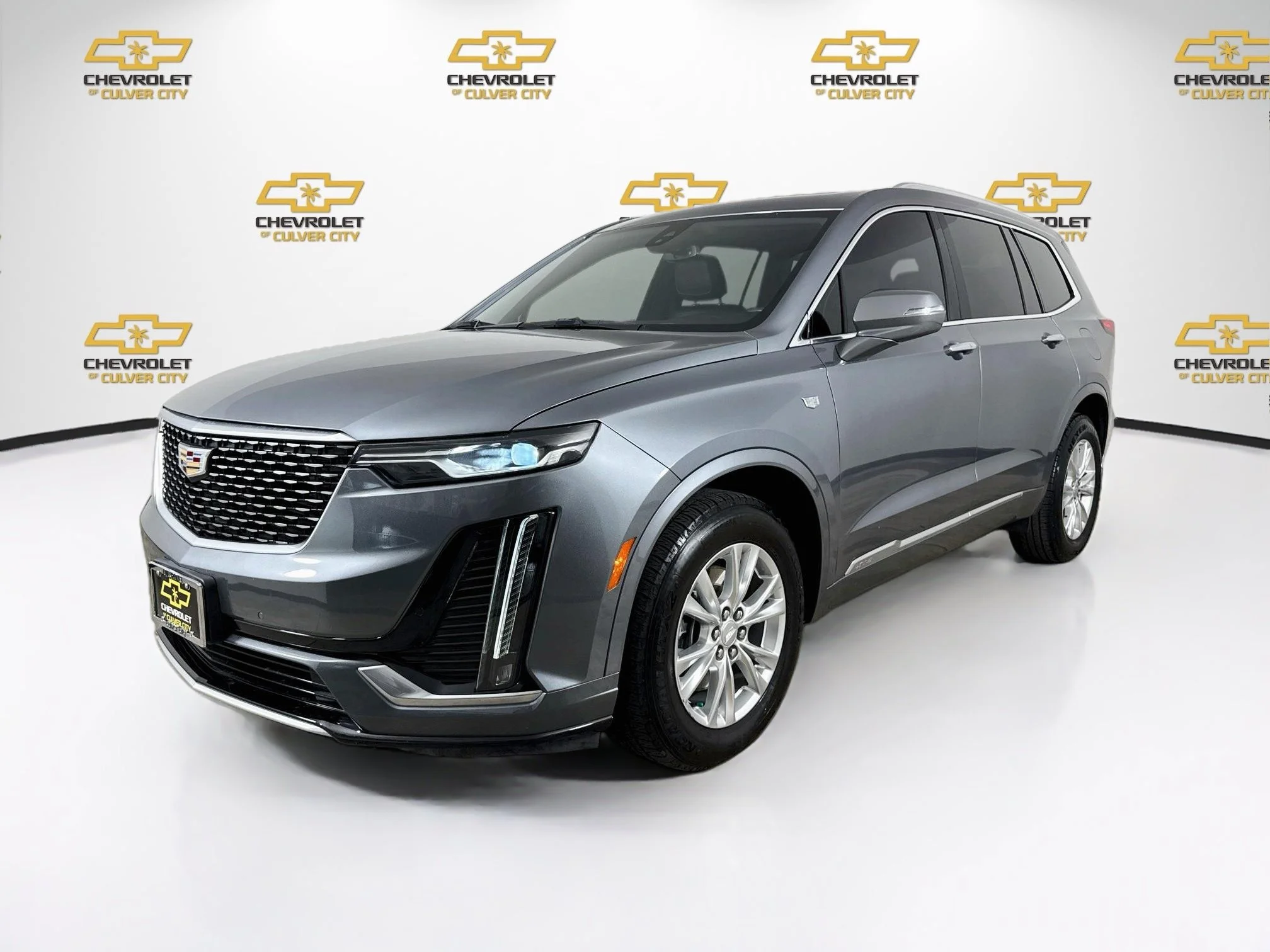 Used 2021 SATIN STEEL METALLIC Cadillac Luxury image 3
