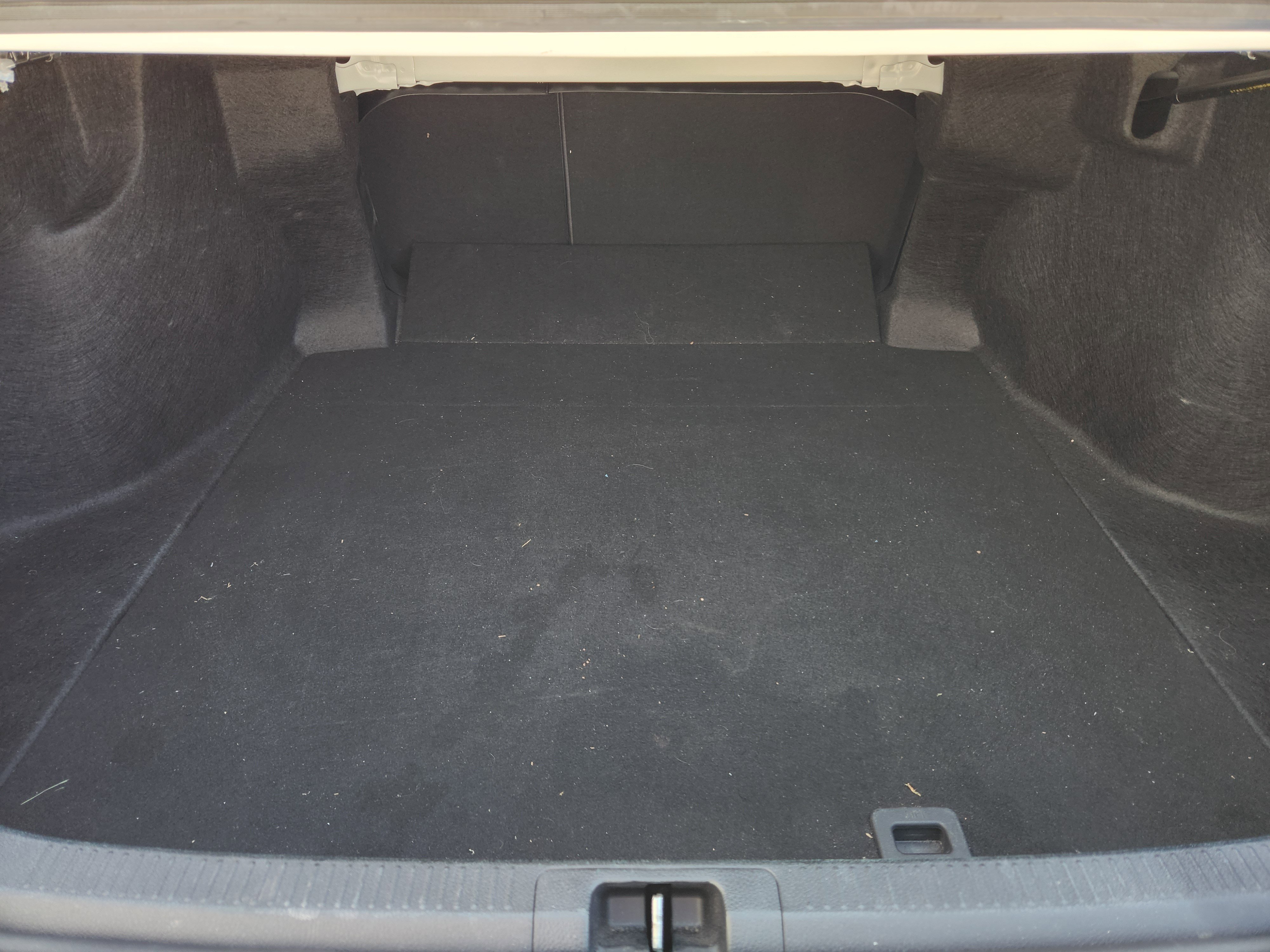 Used 2023 Ice Cap Toyota SE image 32