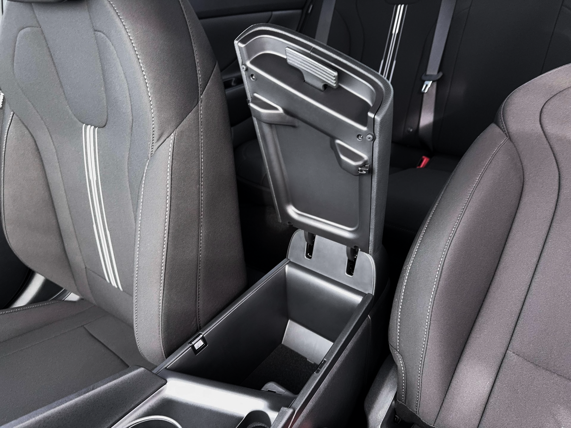 New 2026 Abyss Black Hyundai SEL Sport image 18