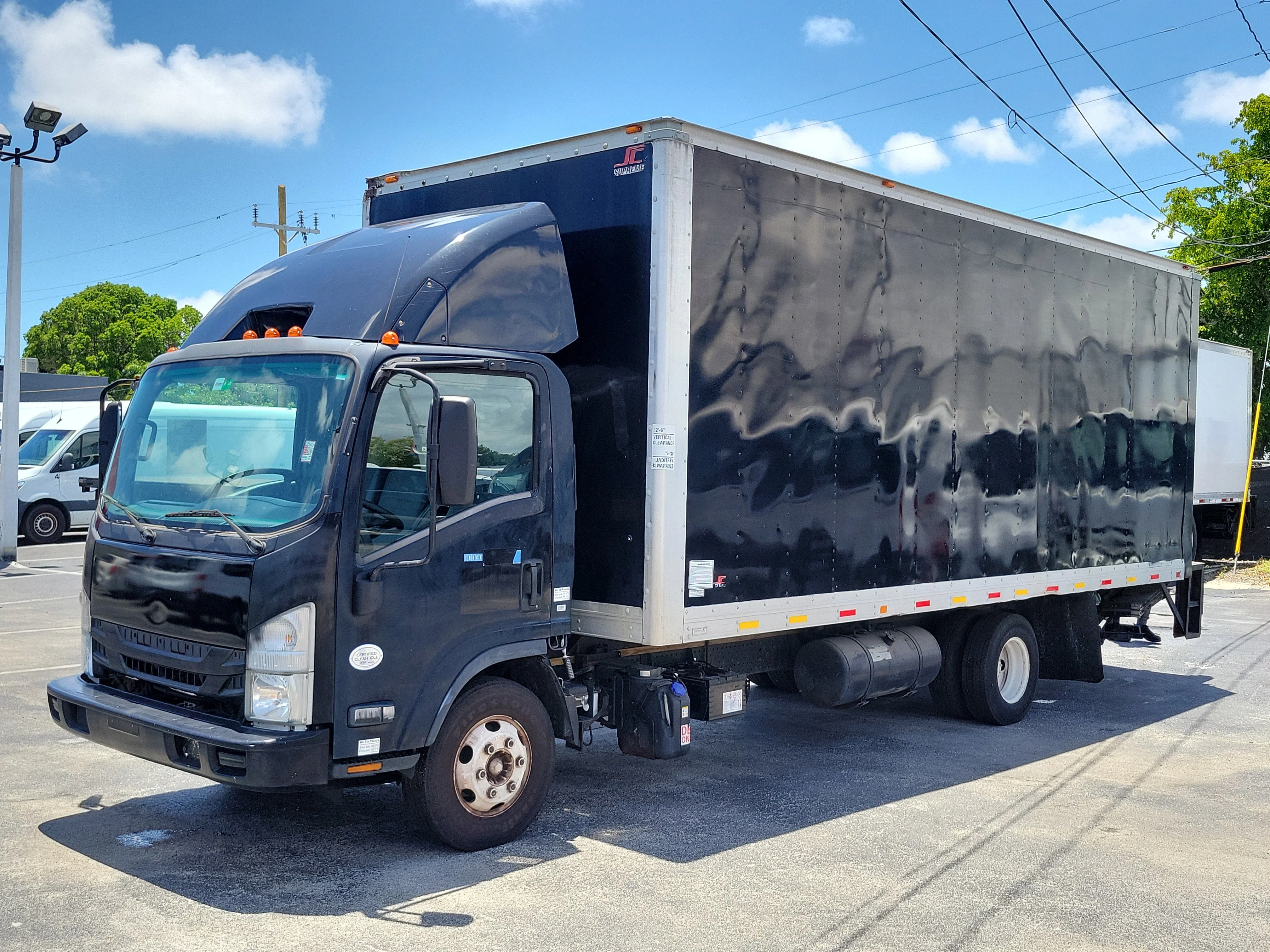2019 Isuzu NPR-HD's photo