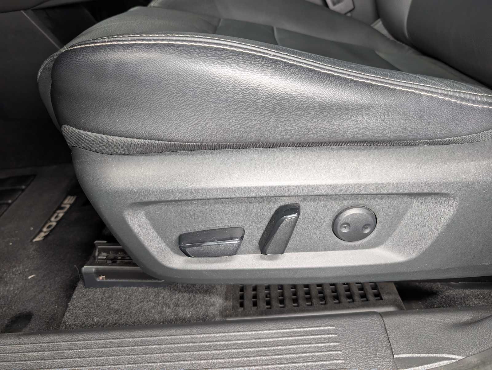 Used 2021 BOULDER GRAY PE Nissan SL image 39