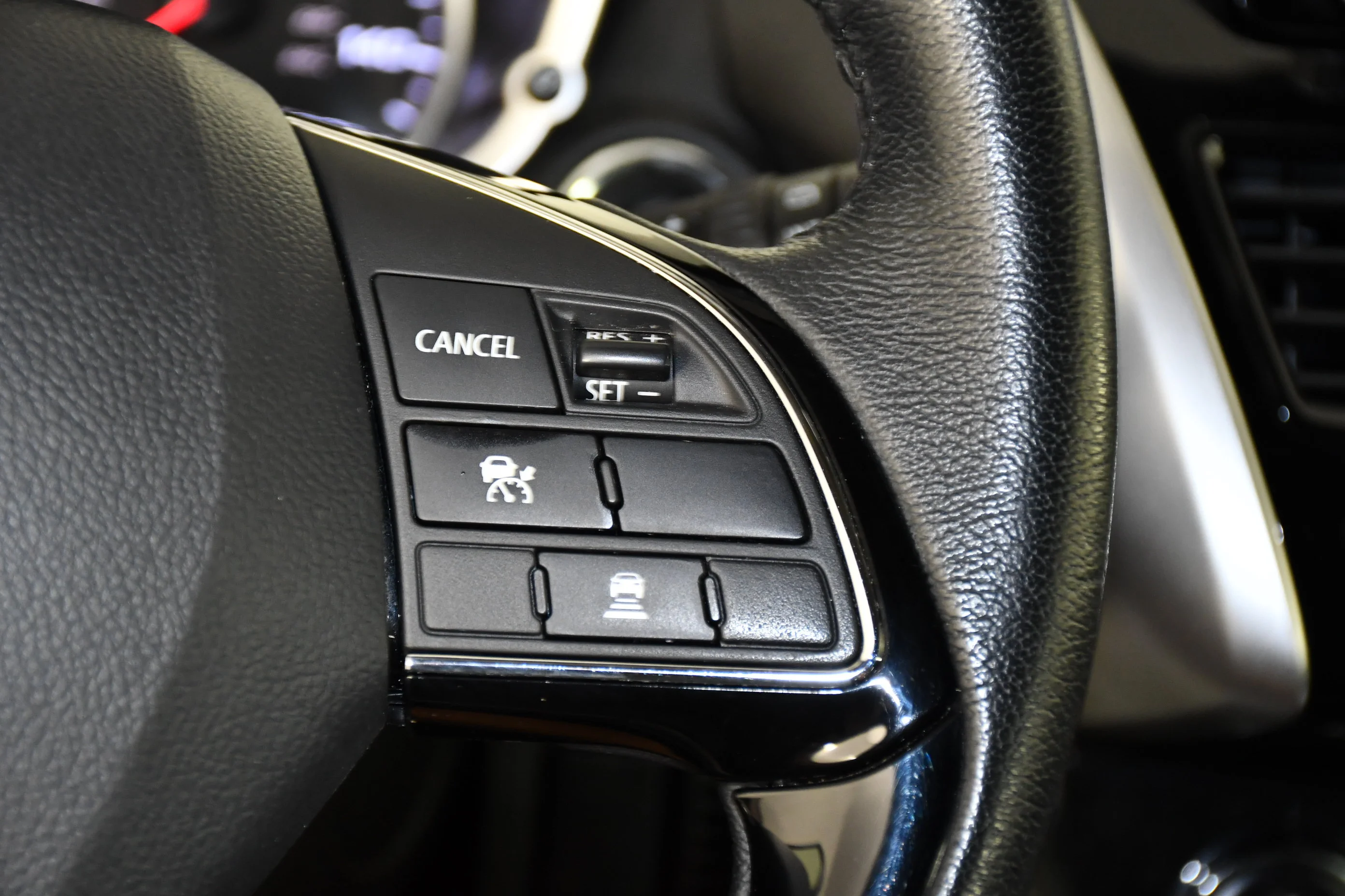 Certified Used 2025 Black Mitsubishi SE image 21