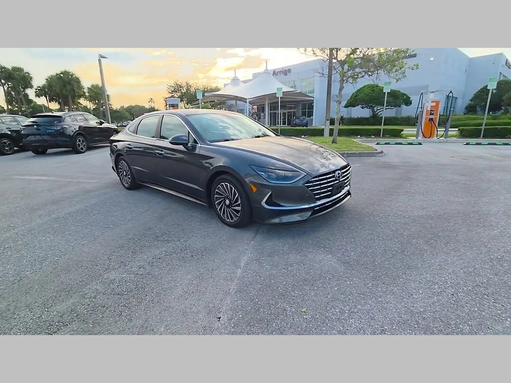 Used 2022 Portofino Gray Hyundai Limited image 51