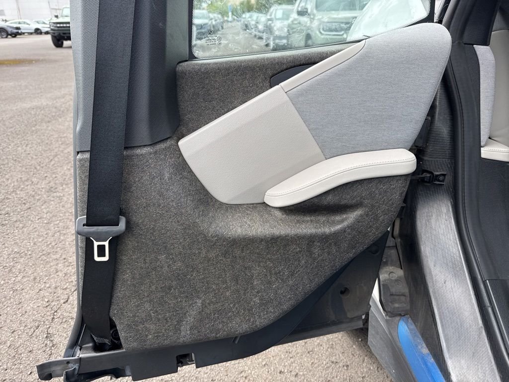 Used 2014 Capparis White w/BMW i Frozen Blue Accent BMW with Range Extender image 21