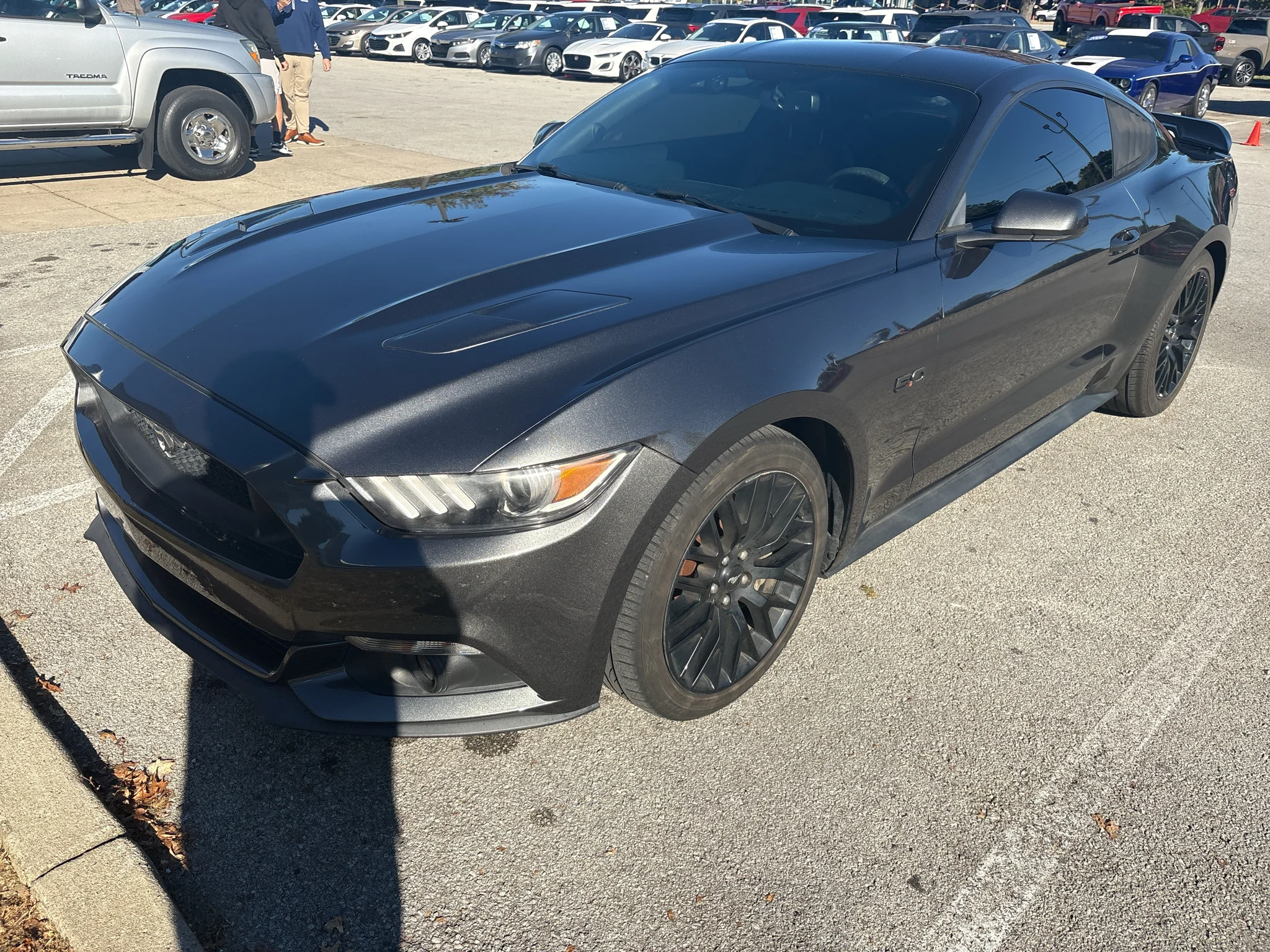 Used 2017 Magnetic Metallic Ford GT image 2