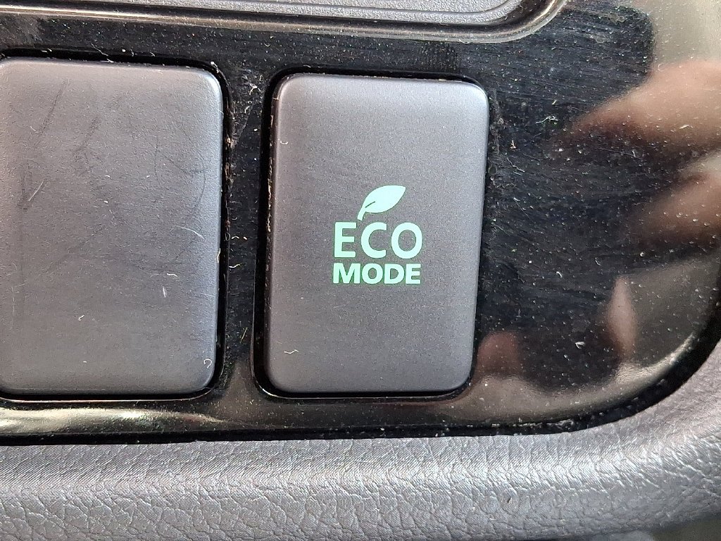 Used 2020 Silver Mitsubishi ES image 25