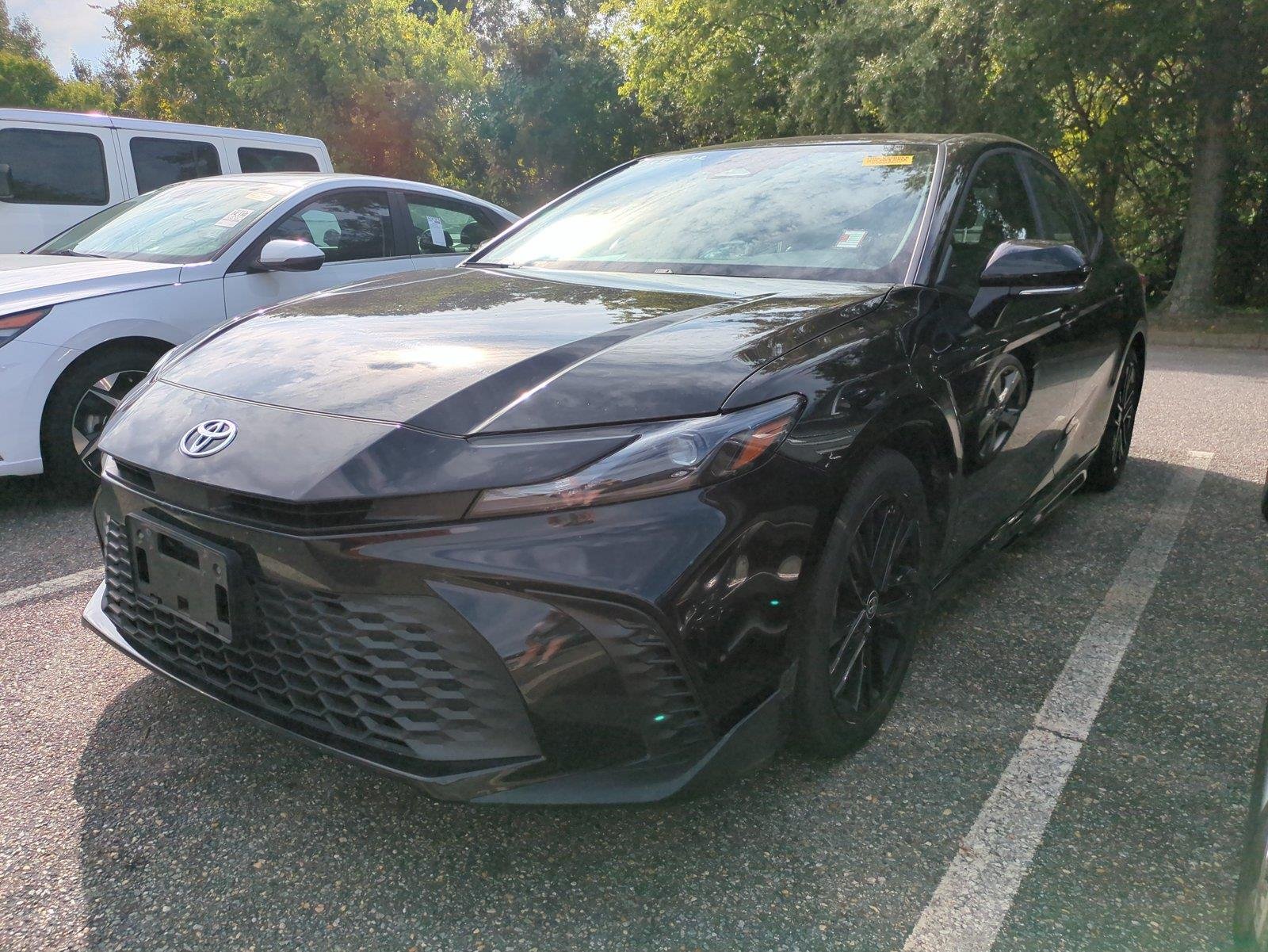 Used 2025  TOYOTA  image 6