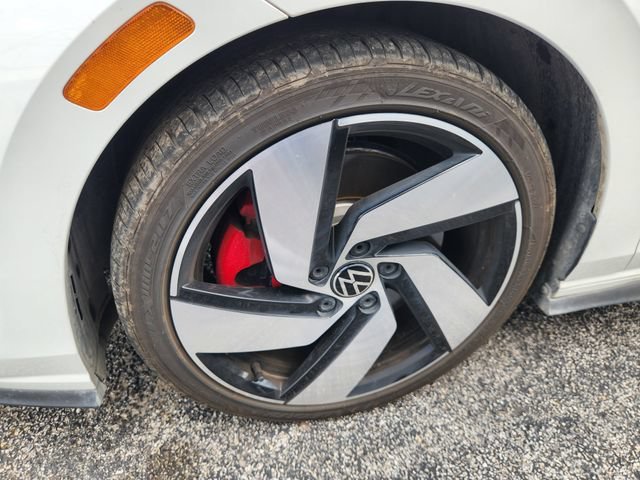 Used 2023  Volkswagen S image 9
