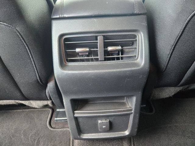 Used 2020 Silver Ford SE image 9