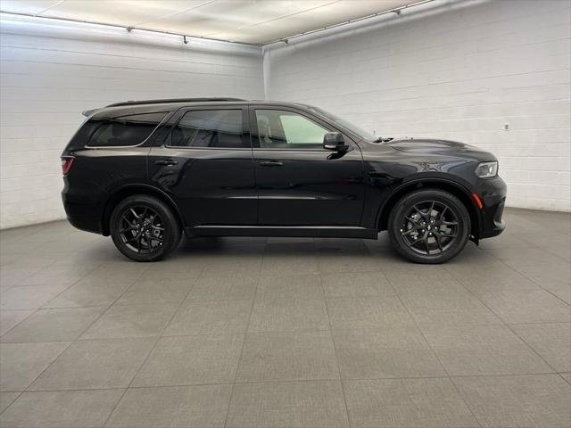 New 2026 Diamond Black Clear-Coat Exterior Paint Dodge GT PLUS image 2