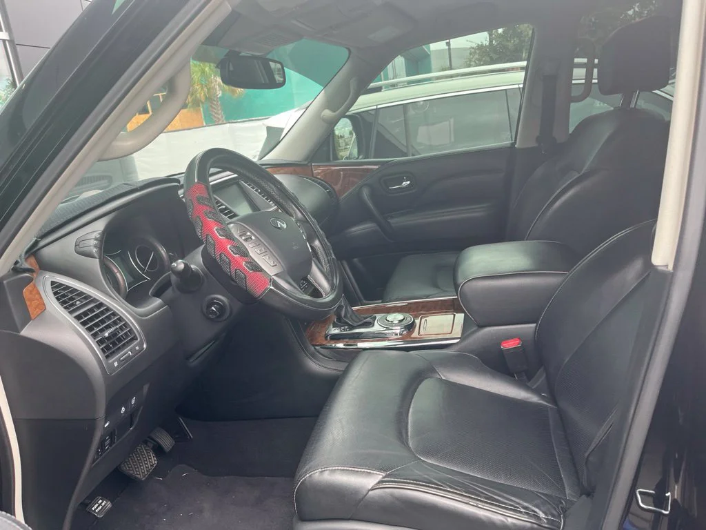 Used 2019 Black Obsidian INFINITI LUXE image 5