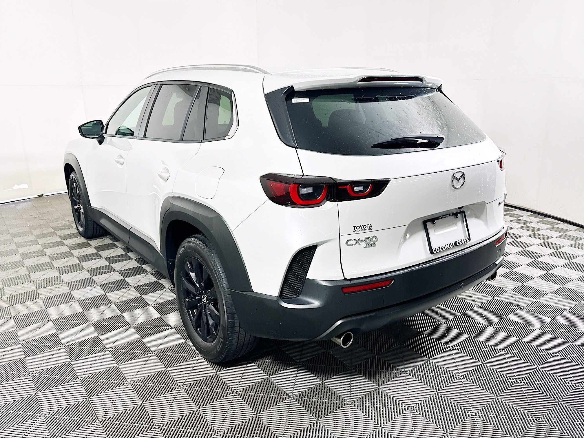 Used 2023 Wind Chill Pearl Mazda 2.5 S Preferred Plus Package image 5