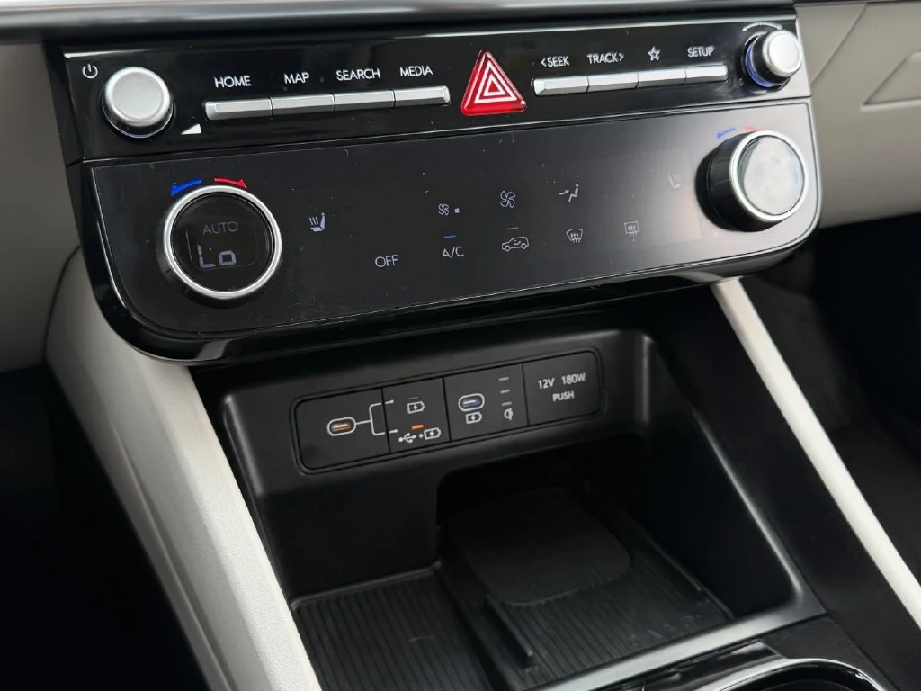 Used 2025 Gray Hyundai SEL Convenience image 19