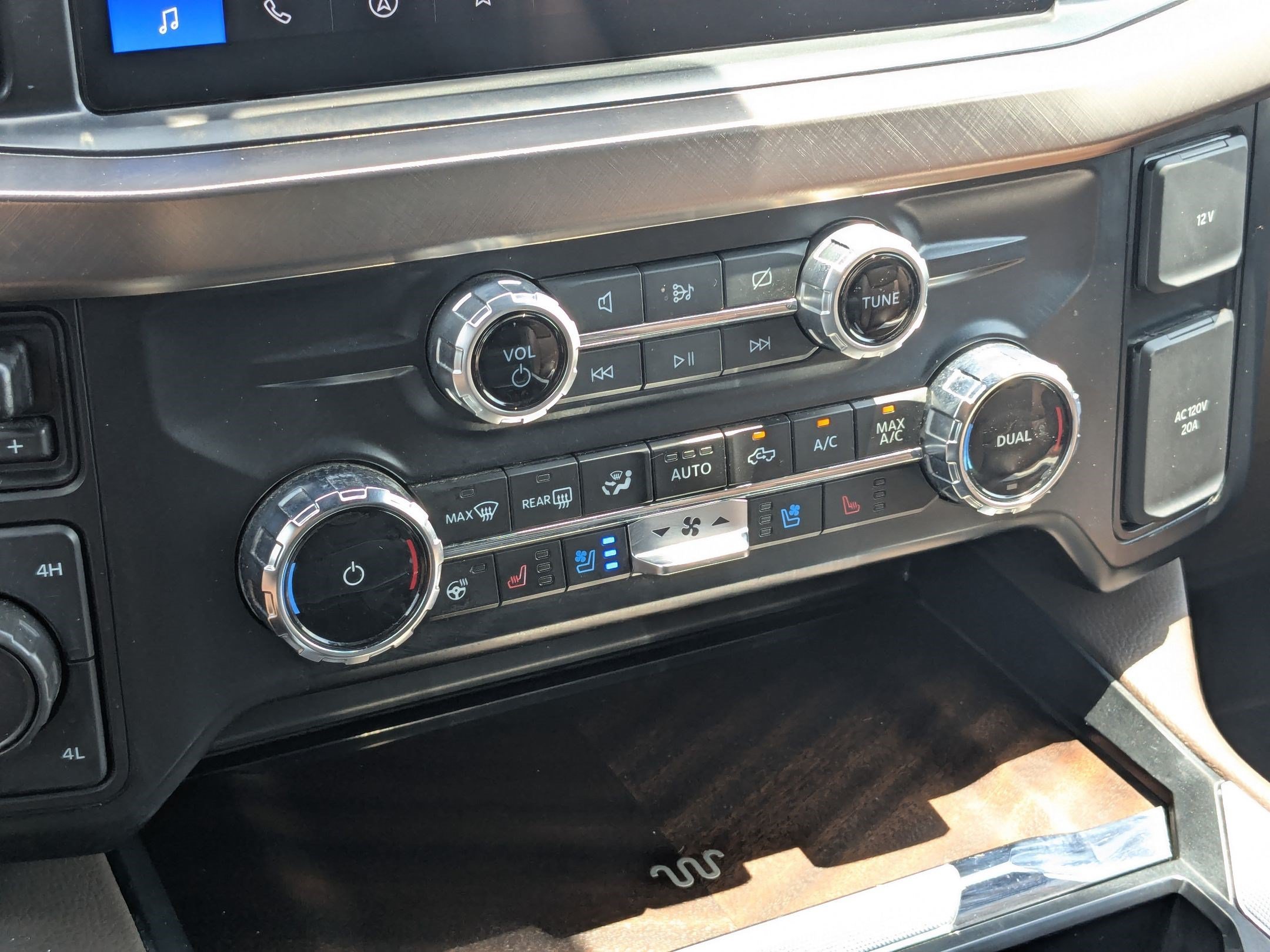 Used 2023 Brown Ford King Ranch image 21