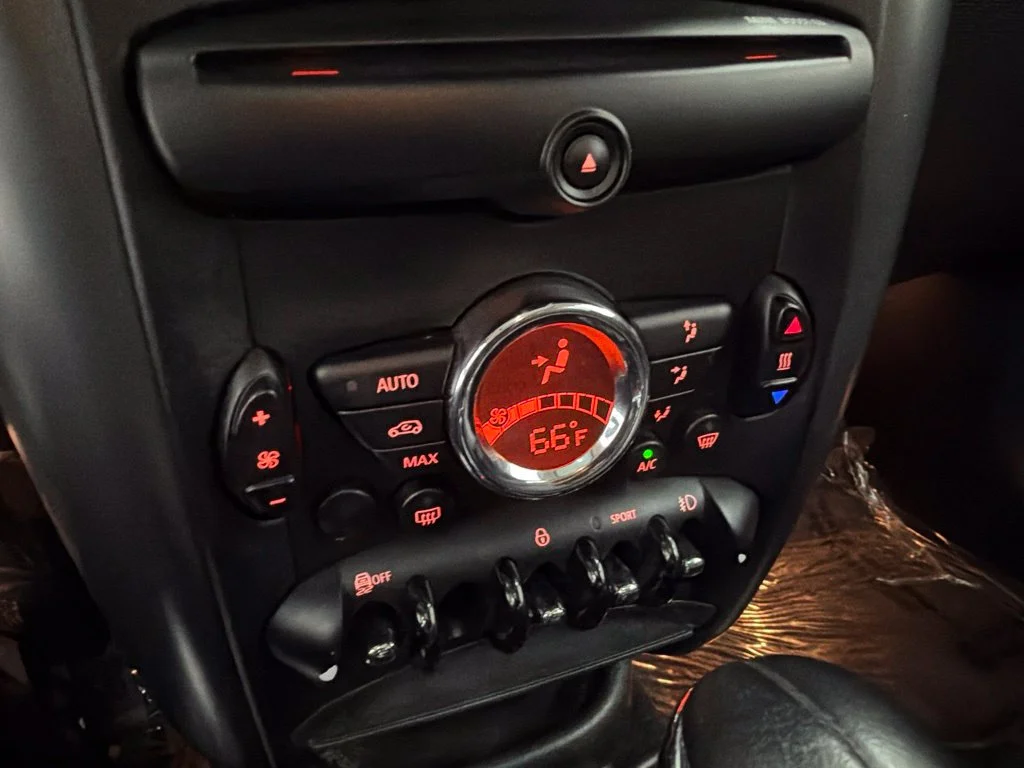Used 2015 White MINI Base image 5