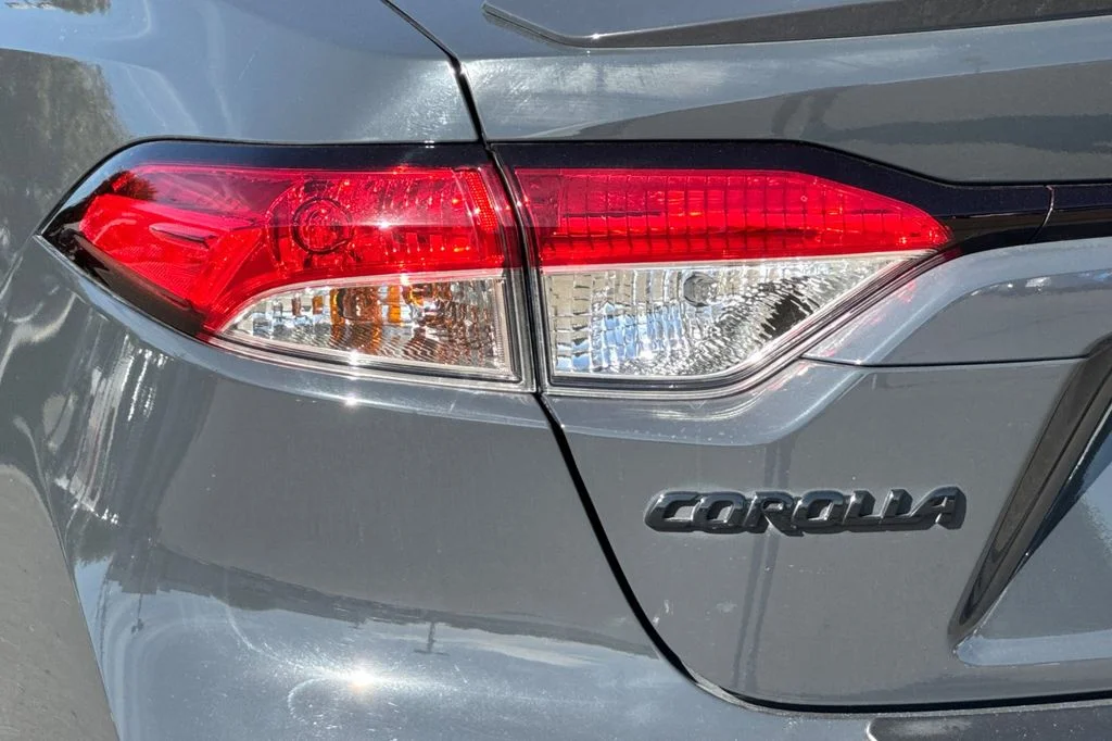 Used 2024  Toyota SE image 31