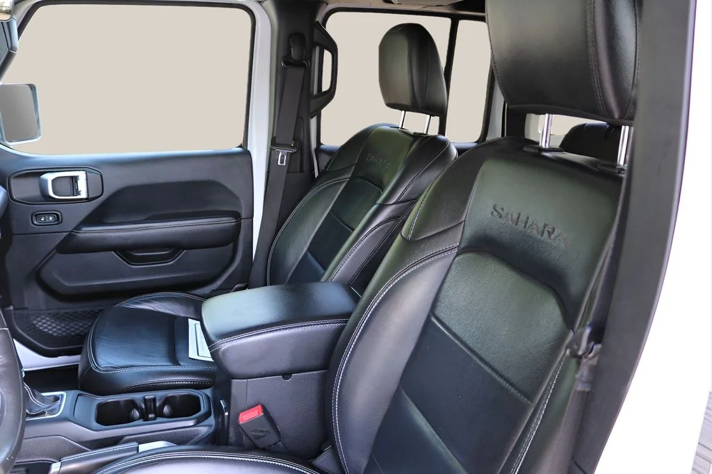 Used 2018 White Jeep Unlimited Sahara image 12