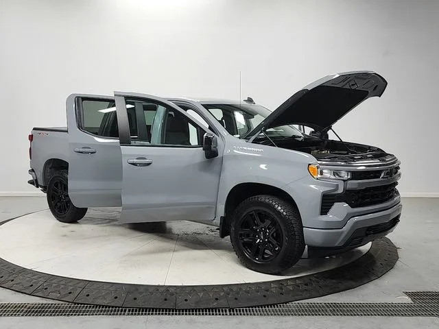 Used 2024 Gray Chevrolet RST image 9