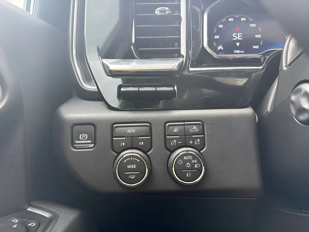 Used 2025 Summit White Chevrolet LTZ image 25