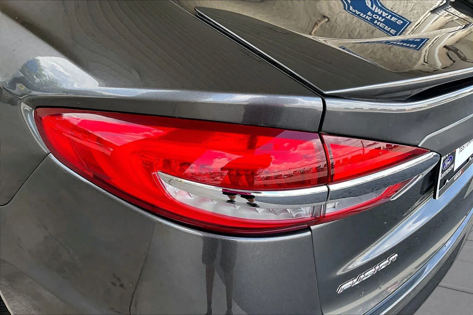 Used 2019 Magnetic Metallic Ford SE image 26