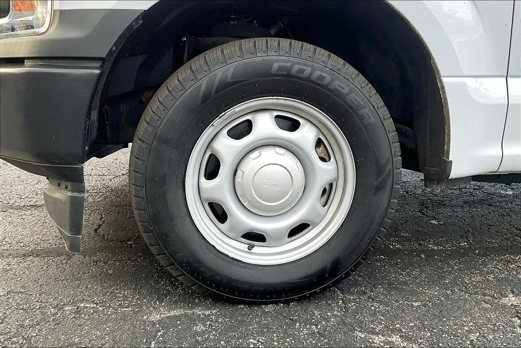 Used 2019 White Ford XL image 8