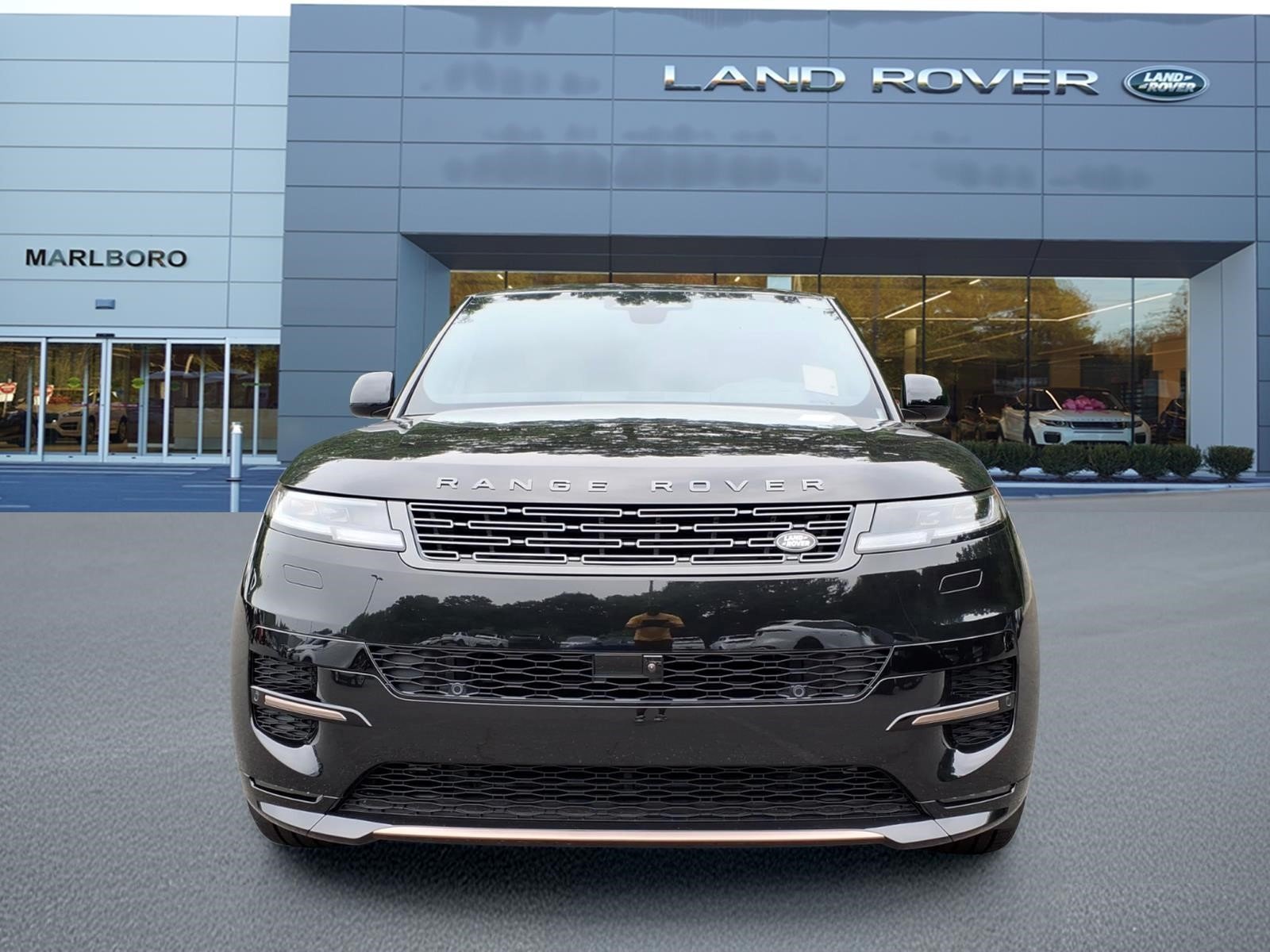 New 2026 Santorini Black LAND ROVER Dynamic SE image 8
