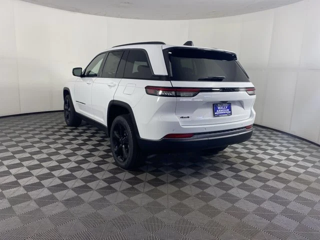 New 2026 Bright White Clear-Coat Exterior Paint Jeep Limited image 11