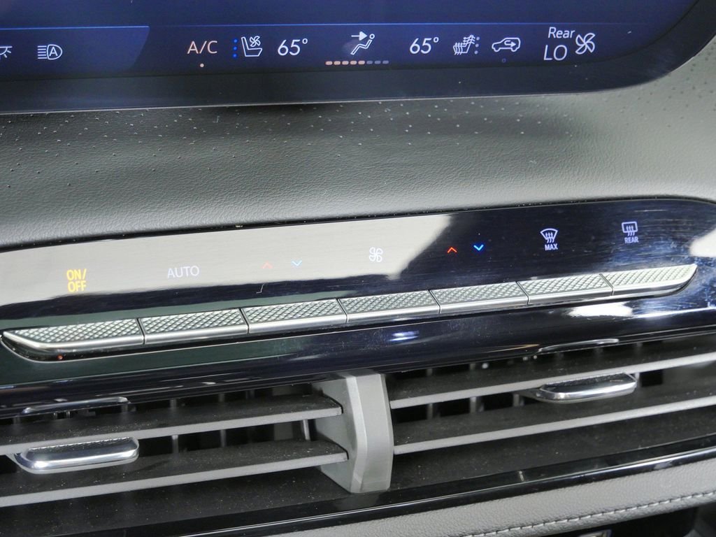 Used 2025 White Buick Avenir image 48