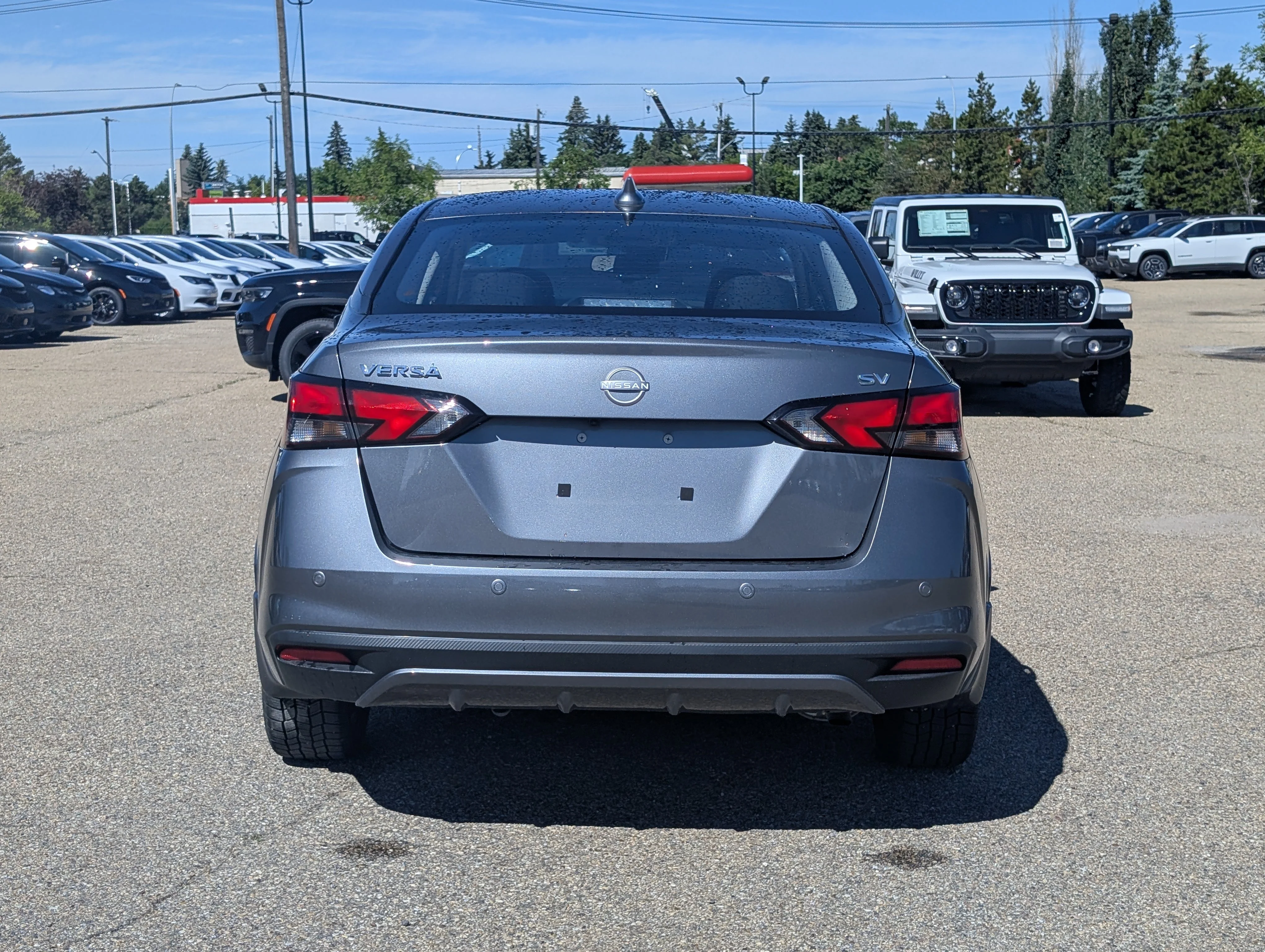 Used 2024 Gray Nissan SV image 5