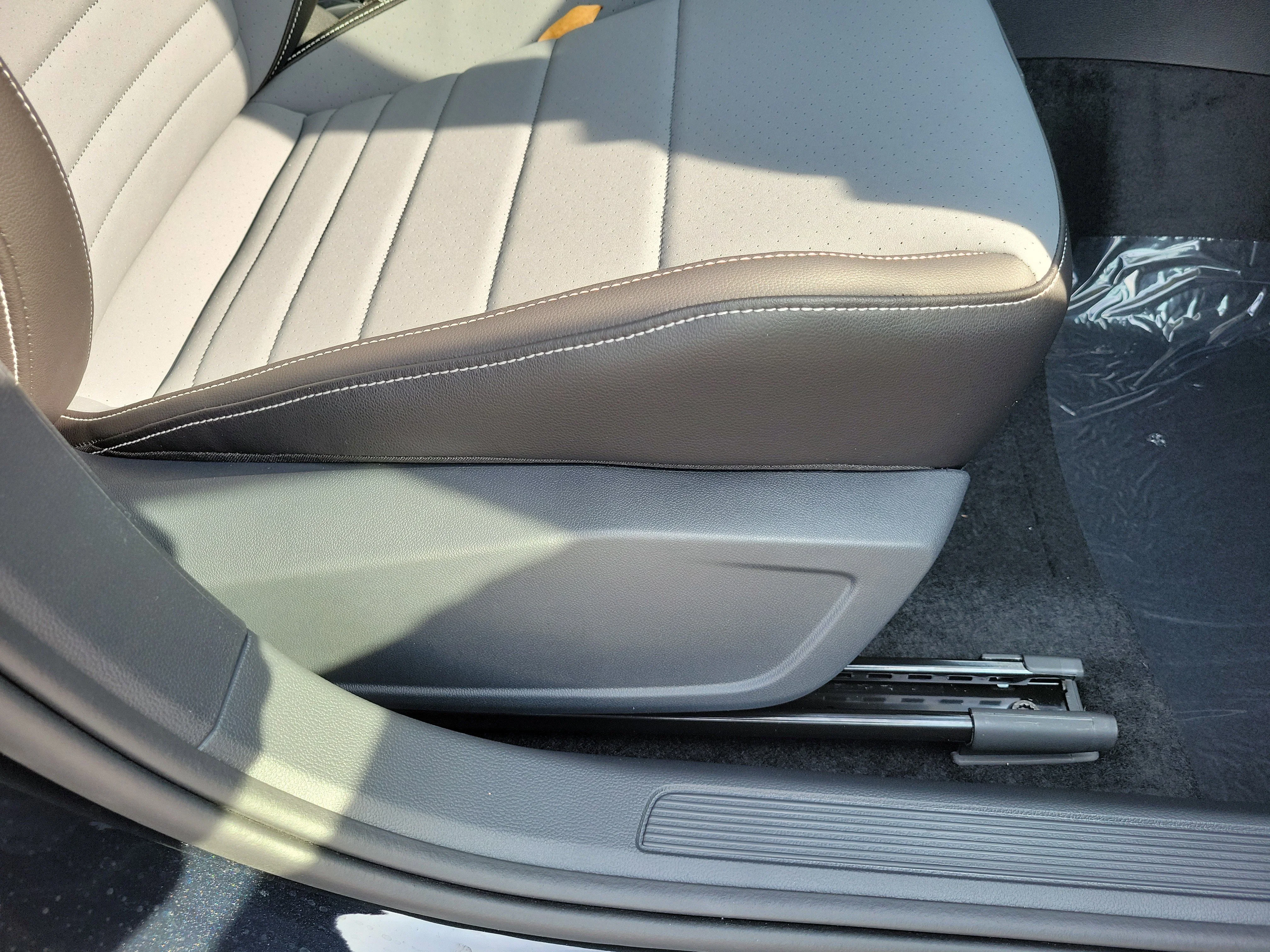 2026 Volkswagen Jetta SE - Photo 7