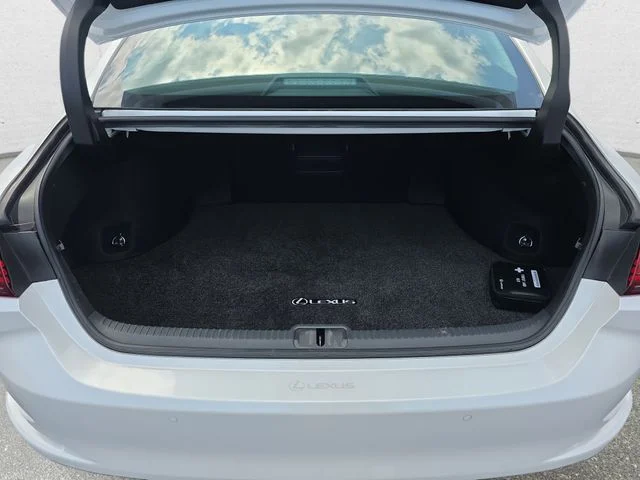 Used 2019 White Pearl Lexus 350 Luxury image 12