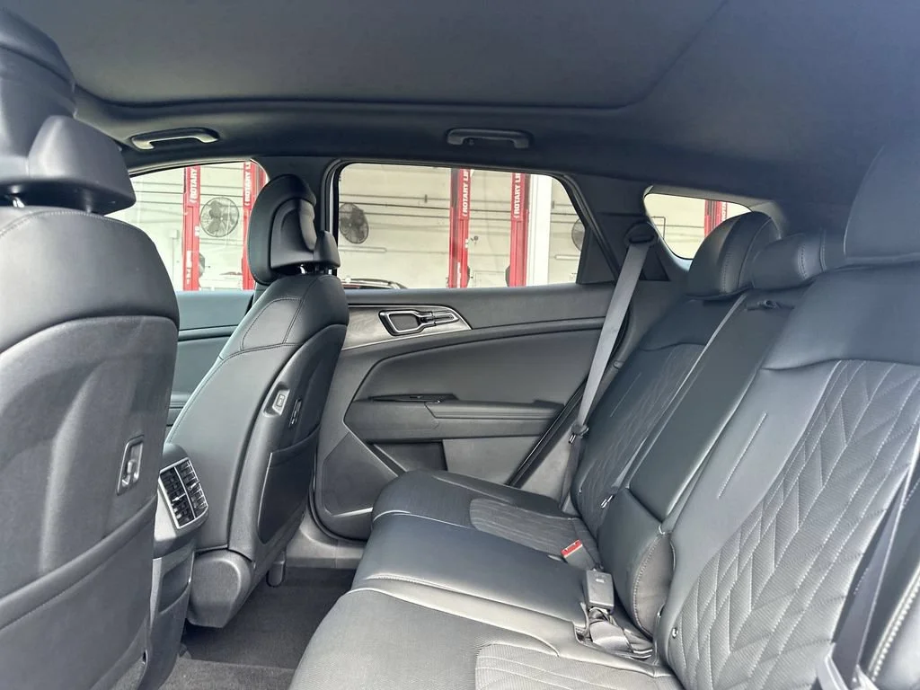 Used 2025 Glacial White Pearl Kia X-Pro Prestige image 22