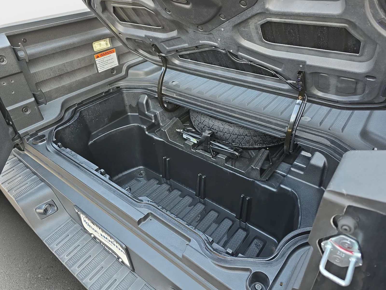 2024 Honda Ridgeline Black Edition - Photo 14