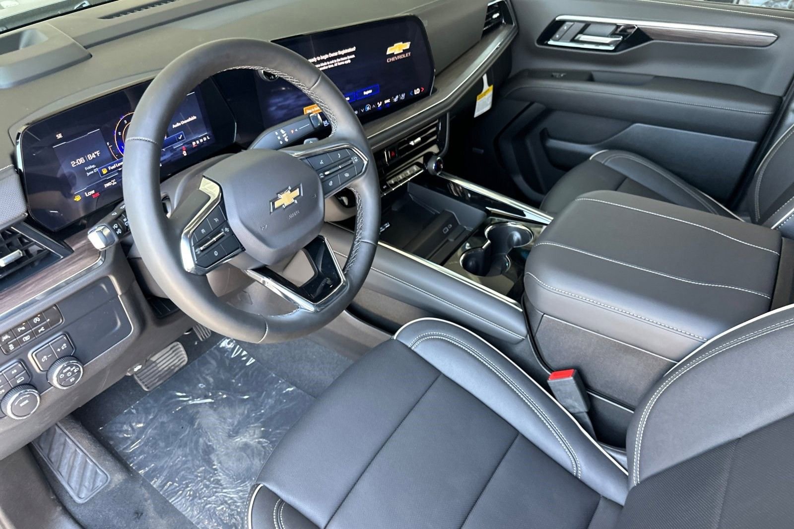 2025 Chevrolet Suburban Premier - Photo 10