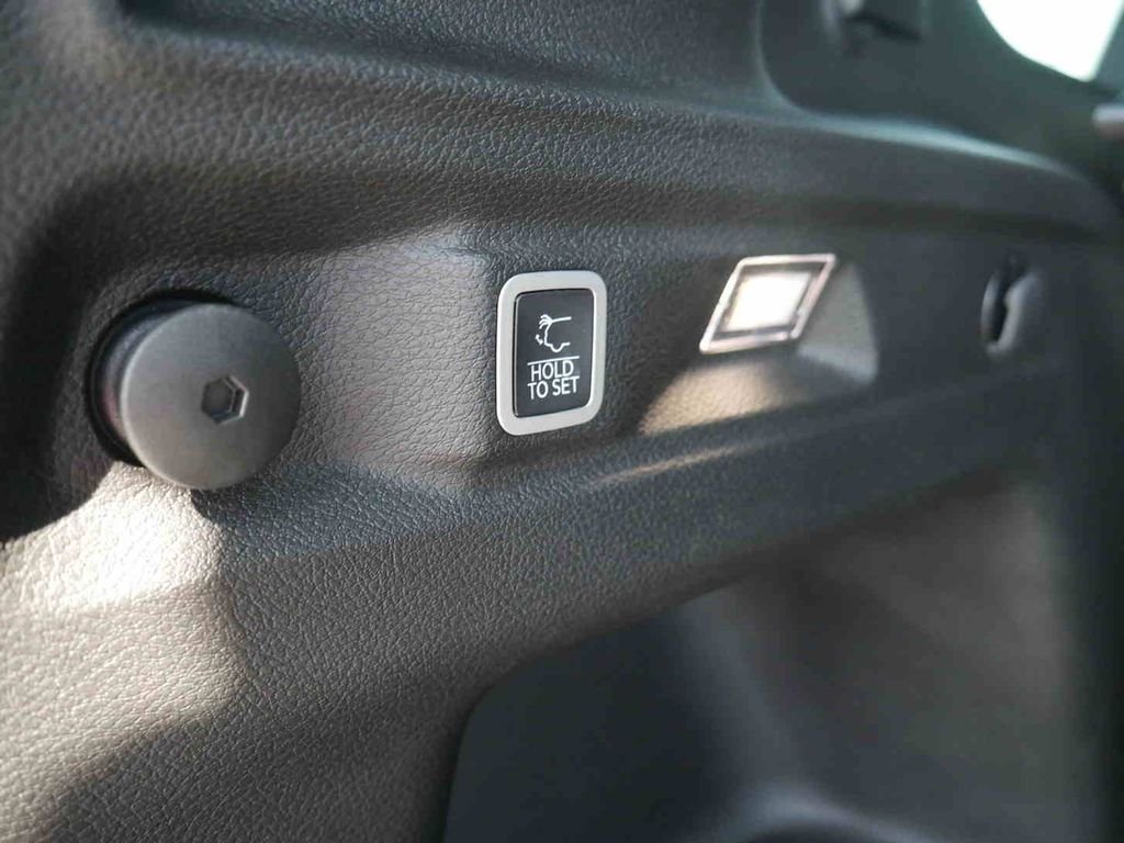 Used 2025 Silver Jeep Altitude X image 10