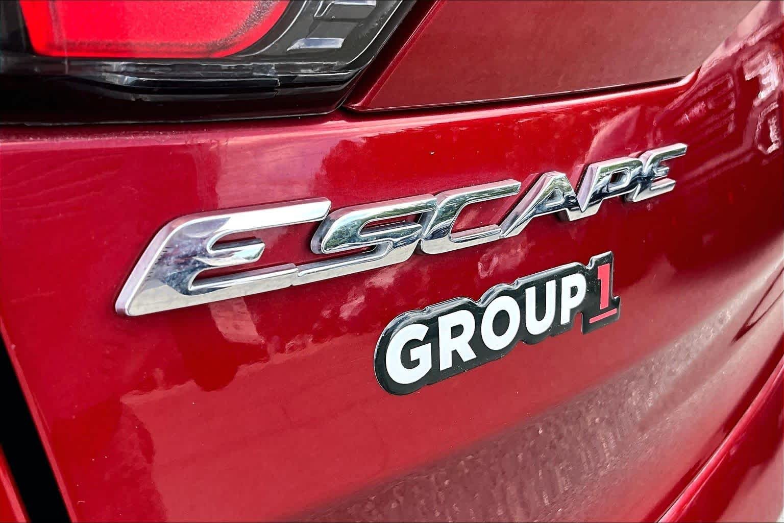 Used 2018 Ruby Red Metallic Tinted Clearcoat Ford SEL image 10